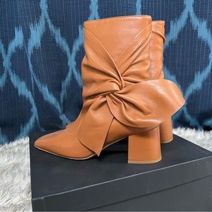 NEW Daniella Shevel size 8 ankle boot